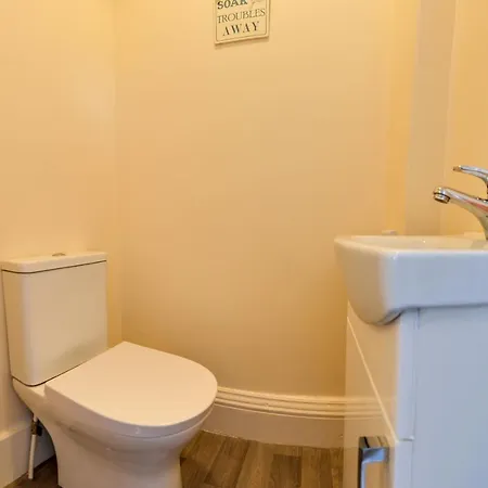 The Prospect, Large Apartment, Fantastic Views & Parking 아파트 휫비