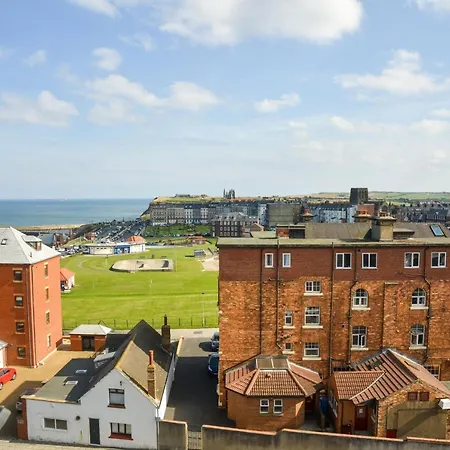 The Prospect, Large Apartment, Fantastic Views & Parking Whitby
