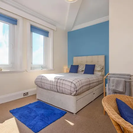 The Prospect, Large Apartment, Fantastic Views & Parking Whitby