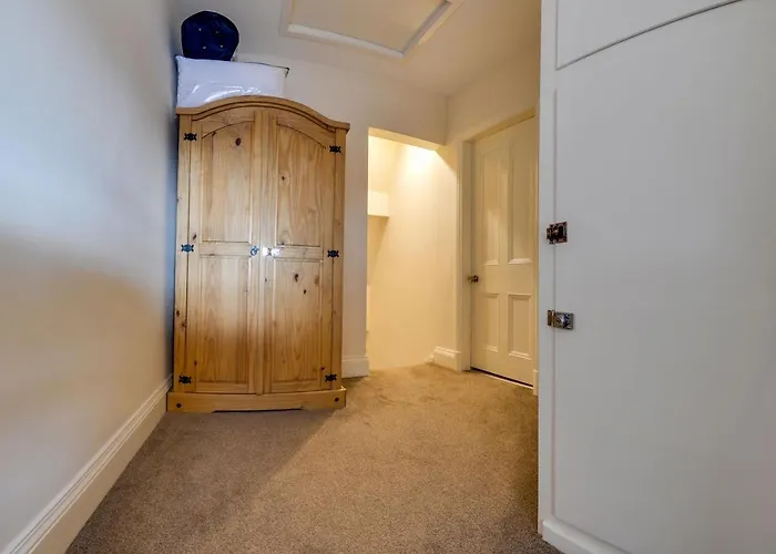 Spacious Apartment, Stunning Views Sleeps Up To 4 * וויטבי